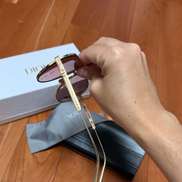 Dior Women's Sunglasses with Gold Frame and light brown Lenses - Picture 4 of 10